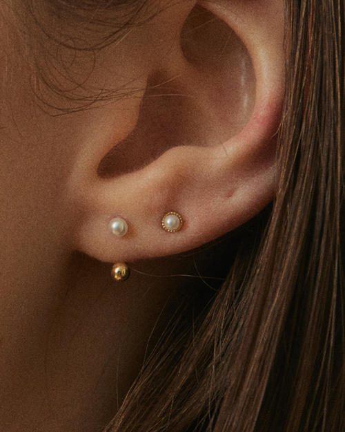 14k petit pearl earring